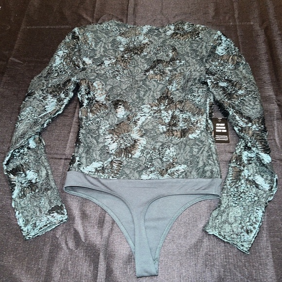 Express Lace Embroidered V-Neck Long Sleeve Thong Bodysuit - Picture 6 of 9